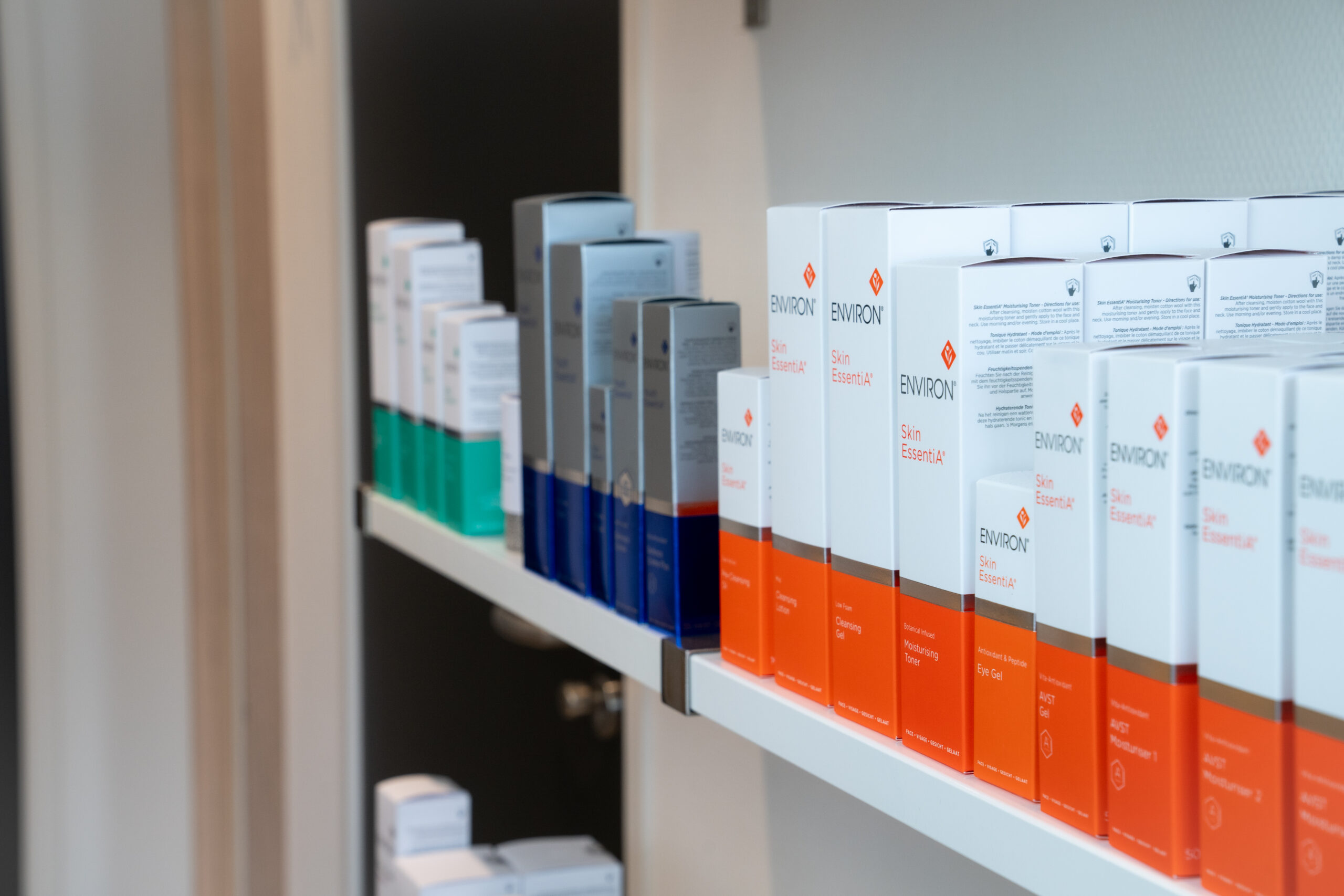 Environ producten gesorteerd op een plank